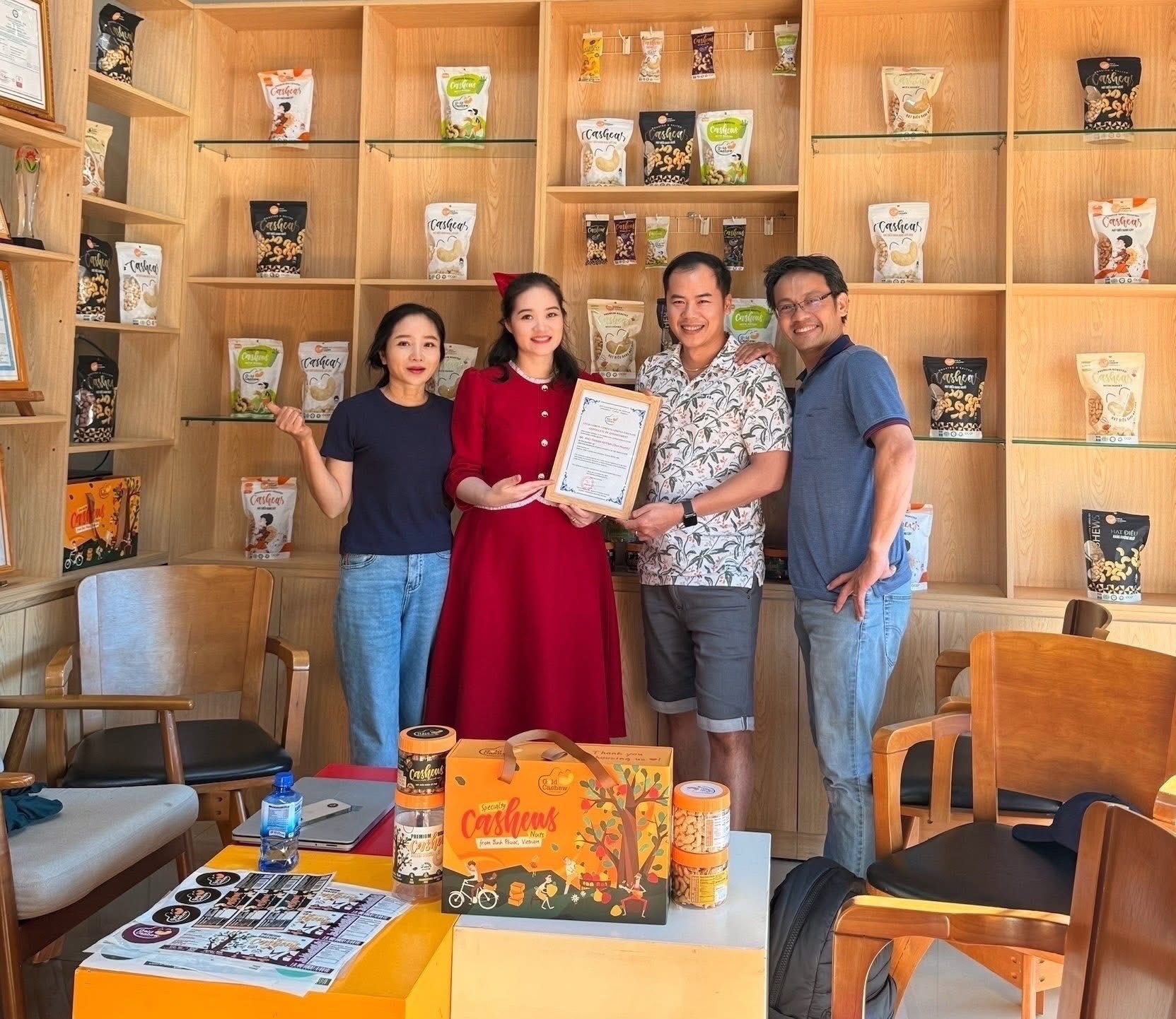 Presenting the appointment decision for the Director of Gold Cashew's U.S. Branch.